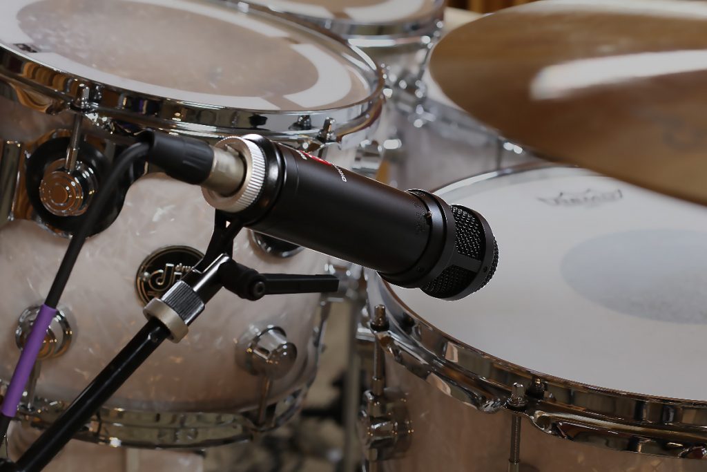 Lauten Audio - LS-208 Microphone on snare drum - Synthax Audio UK