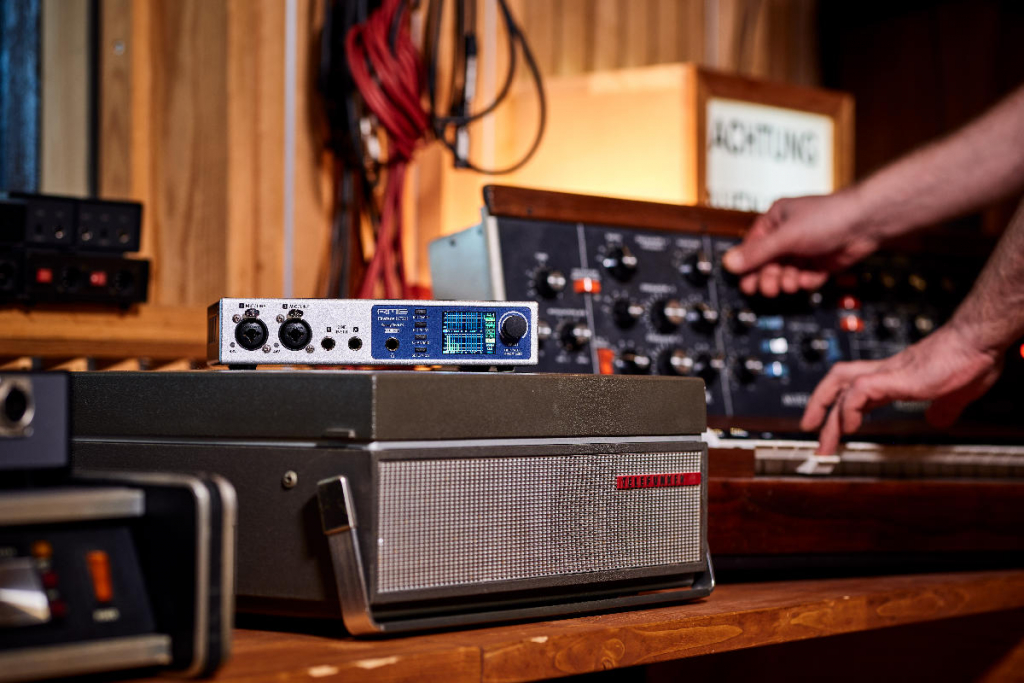 Recording synths with the RME Fireface UCX II