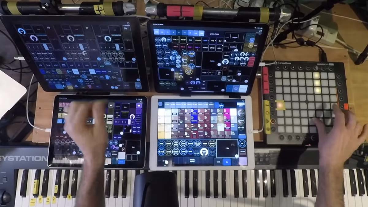 Beardyman using iPads as controllers
