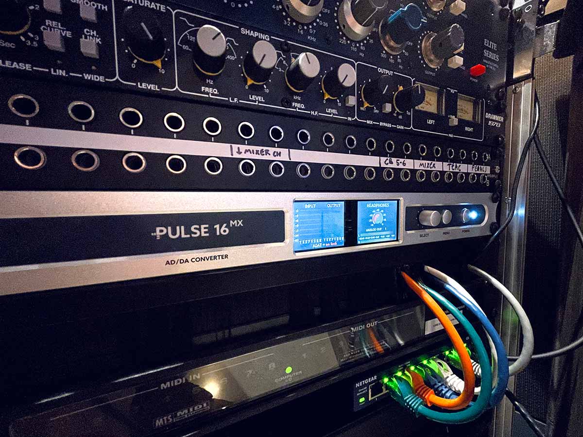 Ferrofish Pulse 16 MX AD/DA converter in James Everingham's studio rack