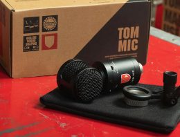 Lauten Audio Tom Mic and accessories on red flight case