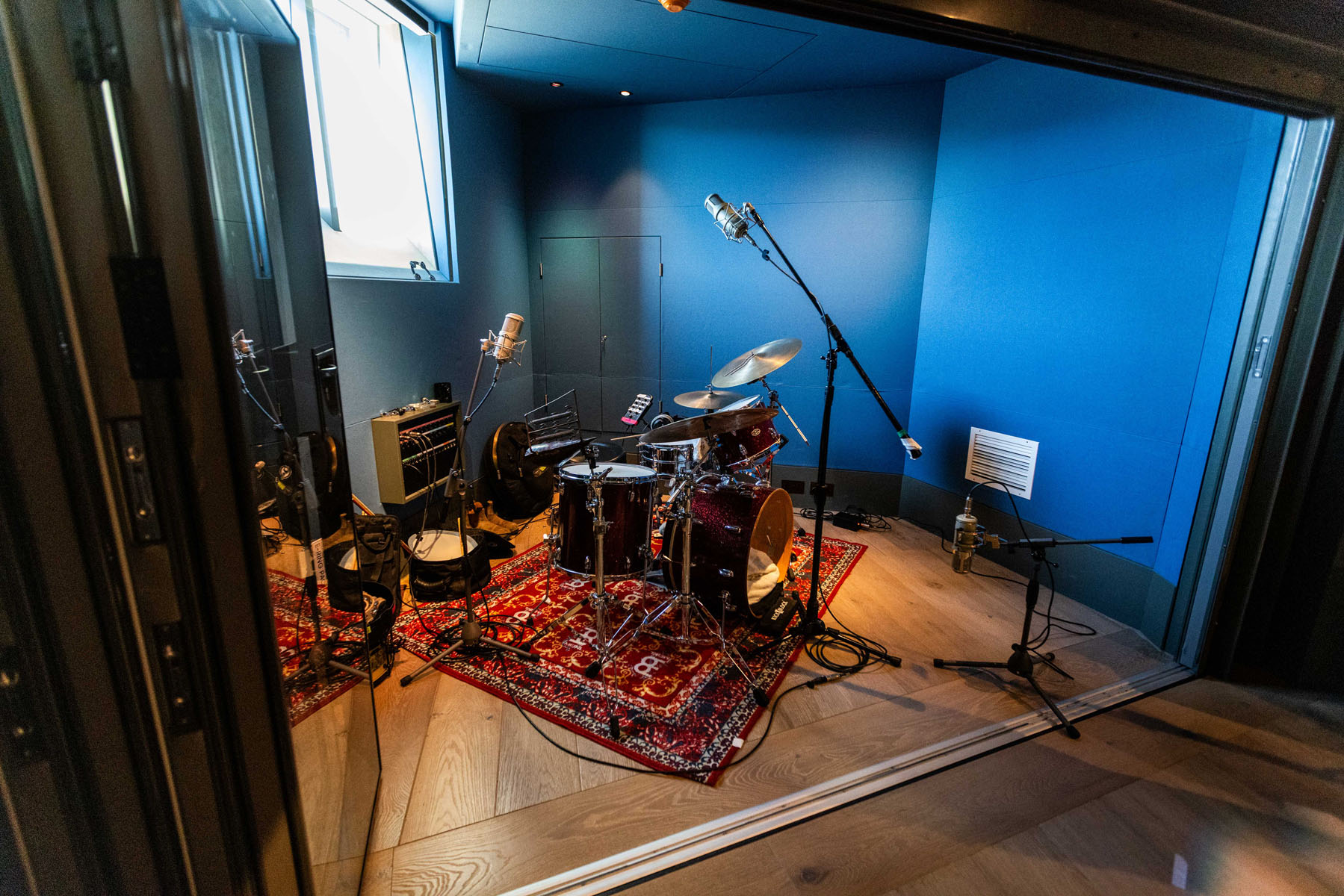 Drum kit with Glyn Johns technique at Salvation Studios
