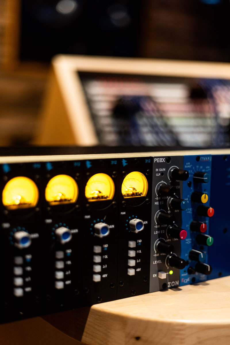 ALM Zon prototype channel strip in a 500 series rack