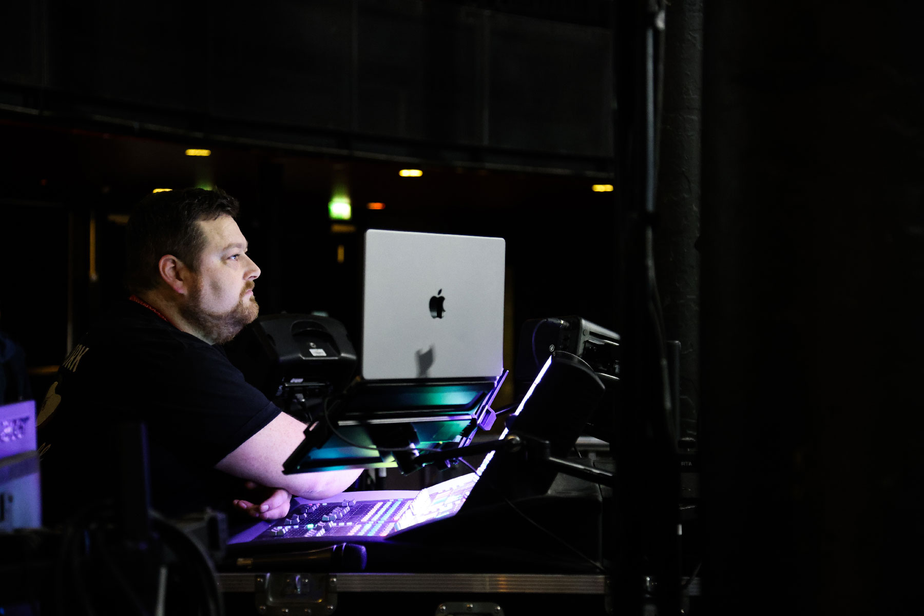 Ben Hammond (FOH Engineer) at front of house for Skunk Anansie