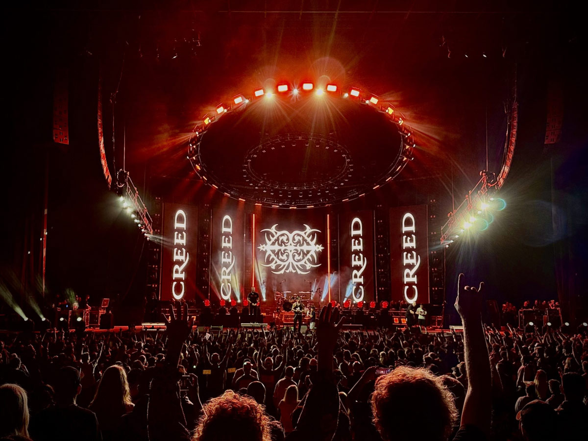 Crowd in front of stage at Creed concert