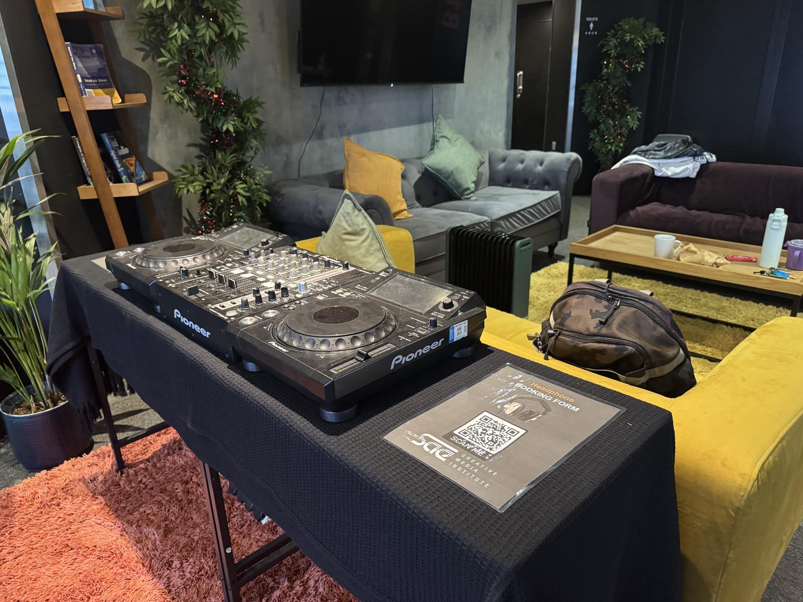 Pioneer CDJs in SAE London's lounge area