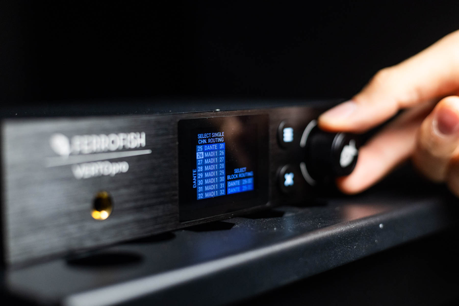 Hand turning encoder on Ferrofish VERTOpro